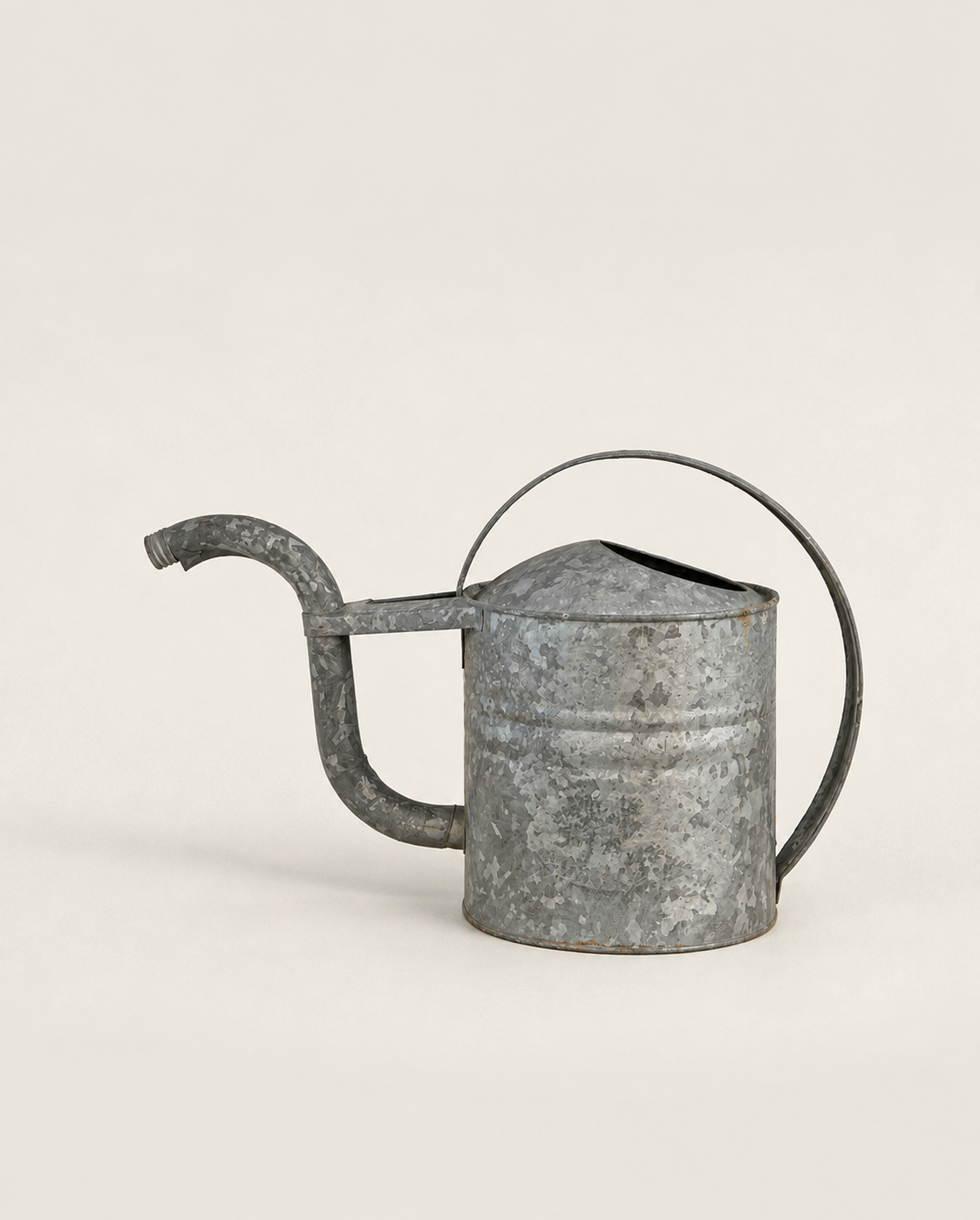 Oversized Galvanized Watering Can 02