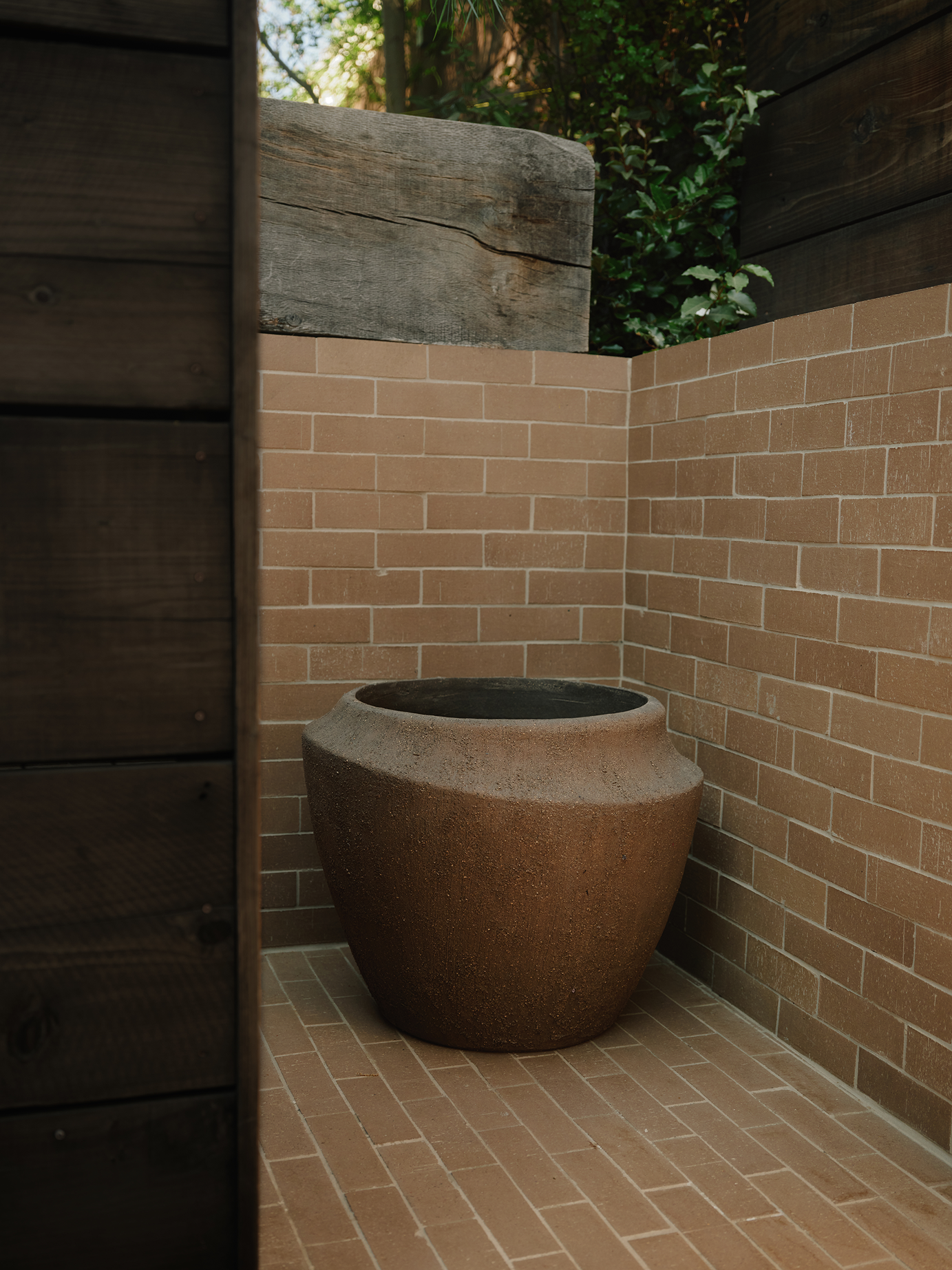 Alluvium Planter