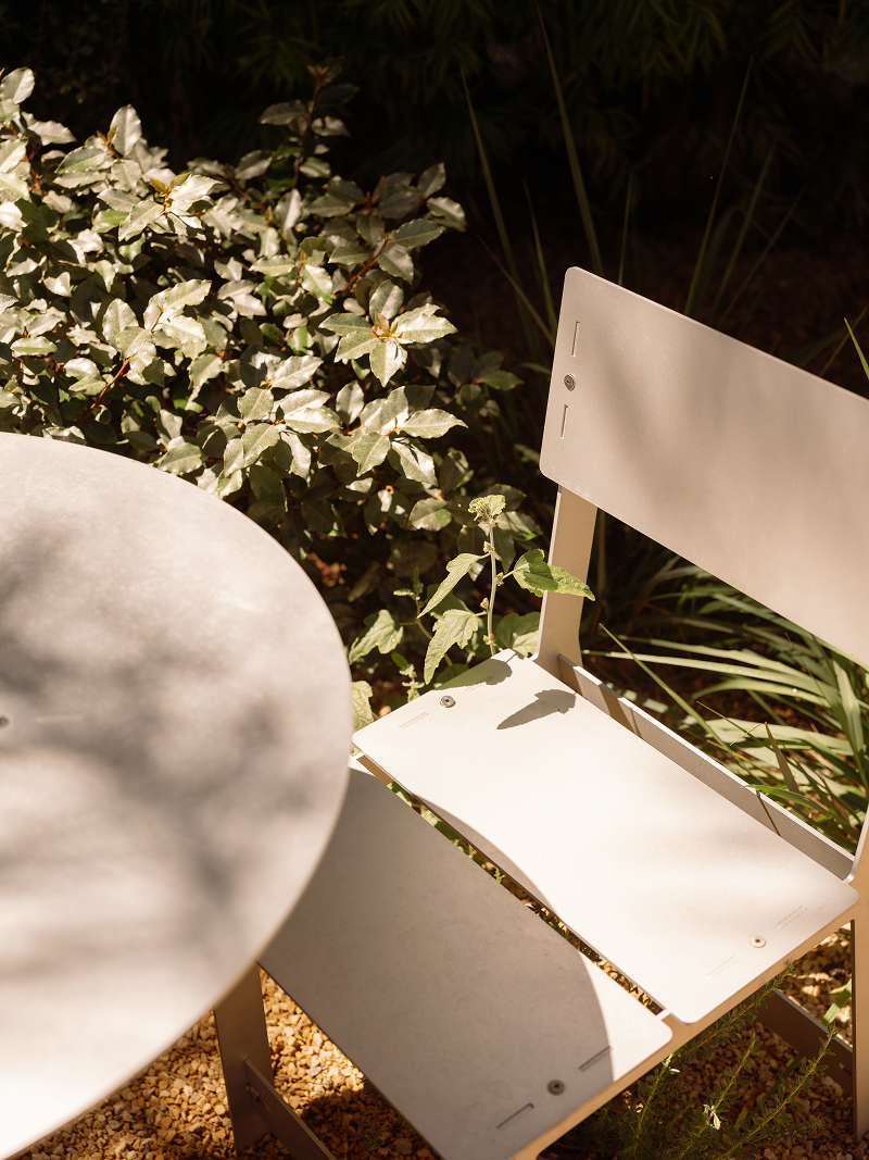 chair_raw aluminum